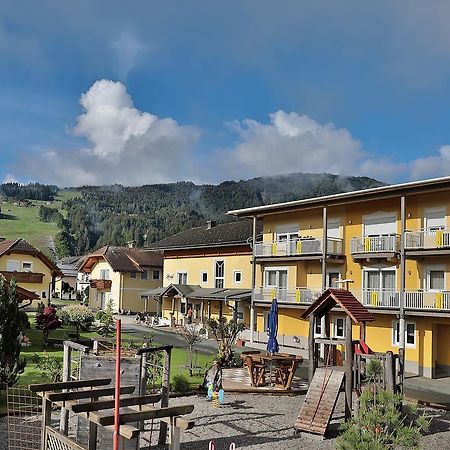 Hotel Garni Zerza Tröpolach Exteriör bild
