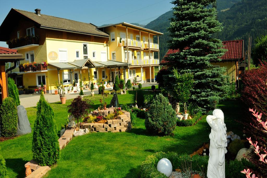 Hotel Garni Zerza Tröpolach Exteriör bild