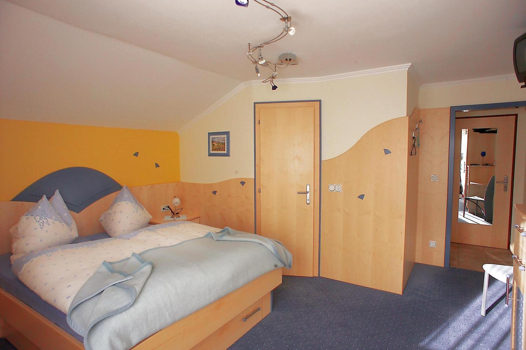 Hotel Garni Zerza Tröpolach Rum bild