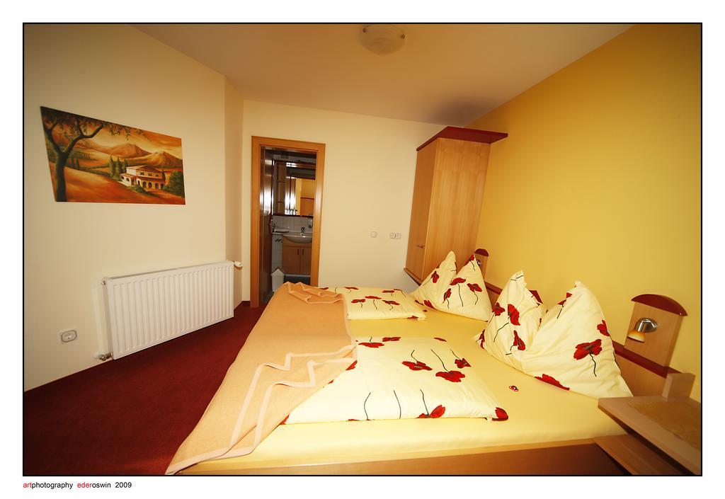 Hotel Garni Zerza Tröpolach Exteriör bild