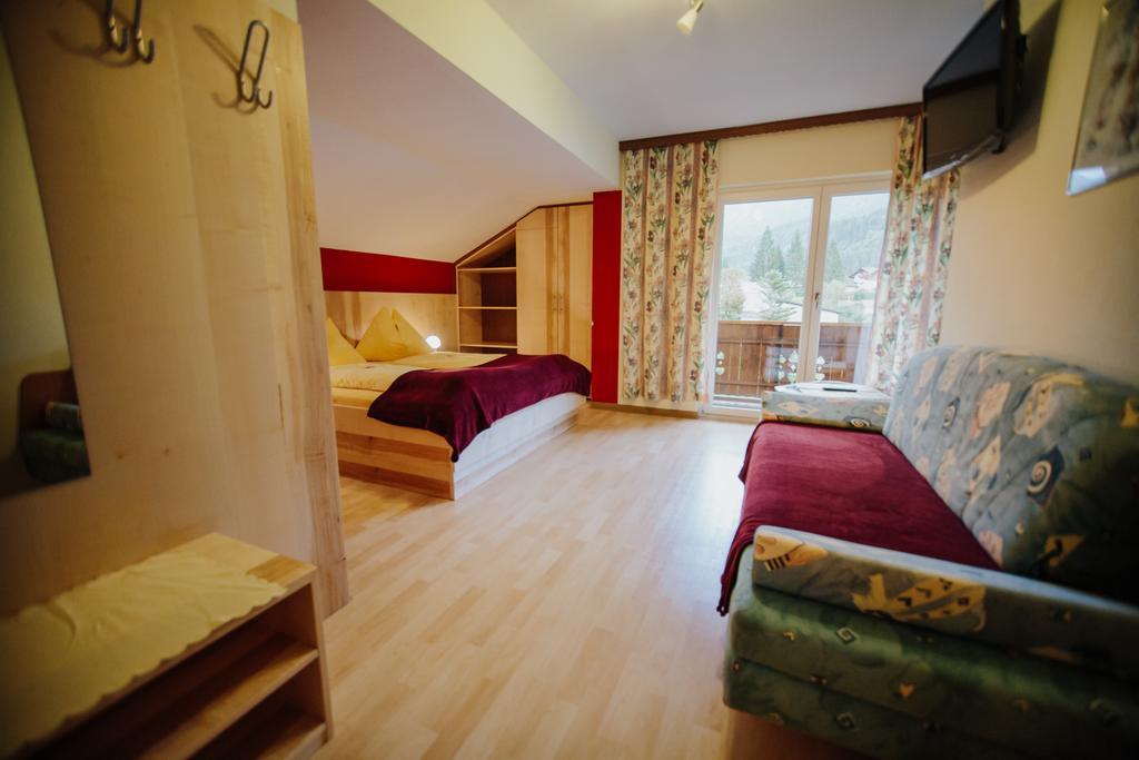 Hotel Garni Zerza Tröpolach Exteriör bild