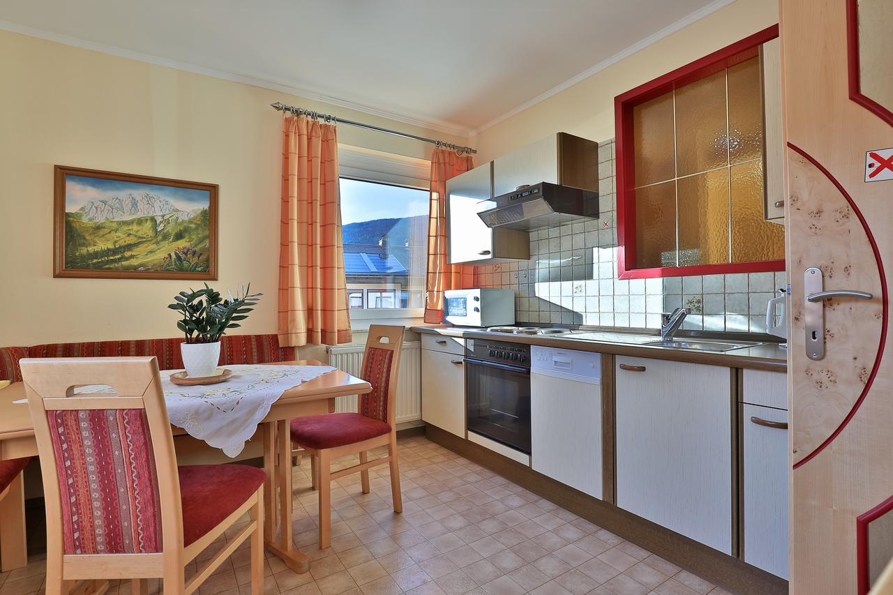 Hotel Garni Zerza Tröpolach Exteriör bild
