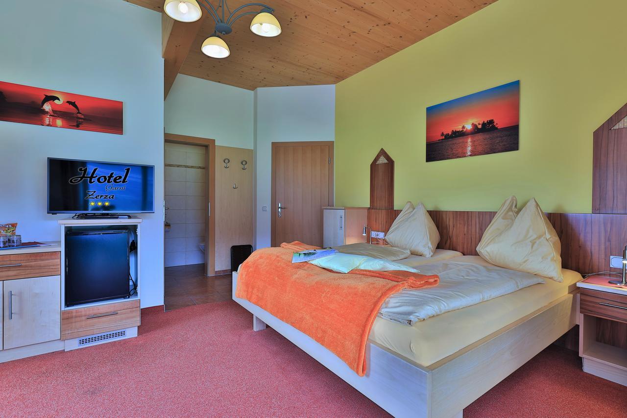Hotel Garni Zerza Tröpolach Exteriör bild